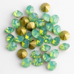 riv-956 Ріволі (шатони) скляні круглі (зелений опал, 8 мм)