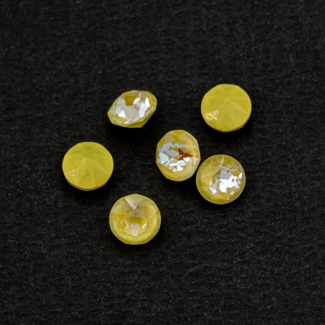 Ріволі лакові АВ (6мм) жовті