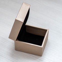 Подарункова коробочка м,яка, 5х6х6,5см (золотиста)