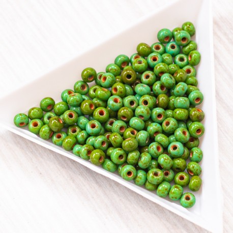 6  -  69130 Бісер чеський непрозорий