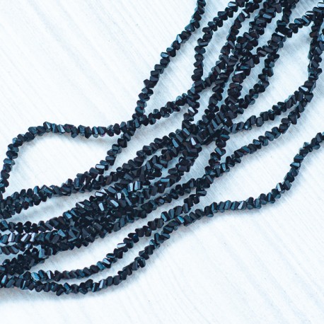 Намистини скляні у вигляді пірамідки (2 мм) чорний