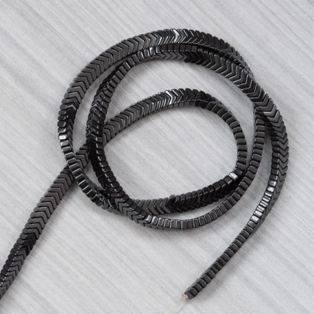 Гематит ялинка (4х1мм)