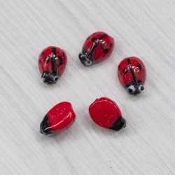 Намистина скляна Божа корівка