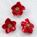 Підвіска квітка натуральна в епоксидній смолі (червона)