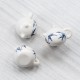 Підвіска керамічна, білий чайничок (сині листоки) 19х15 мм